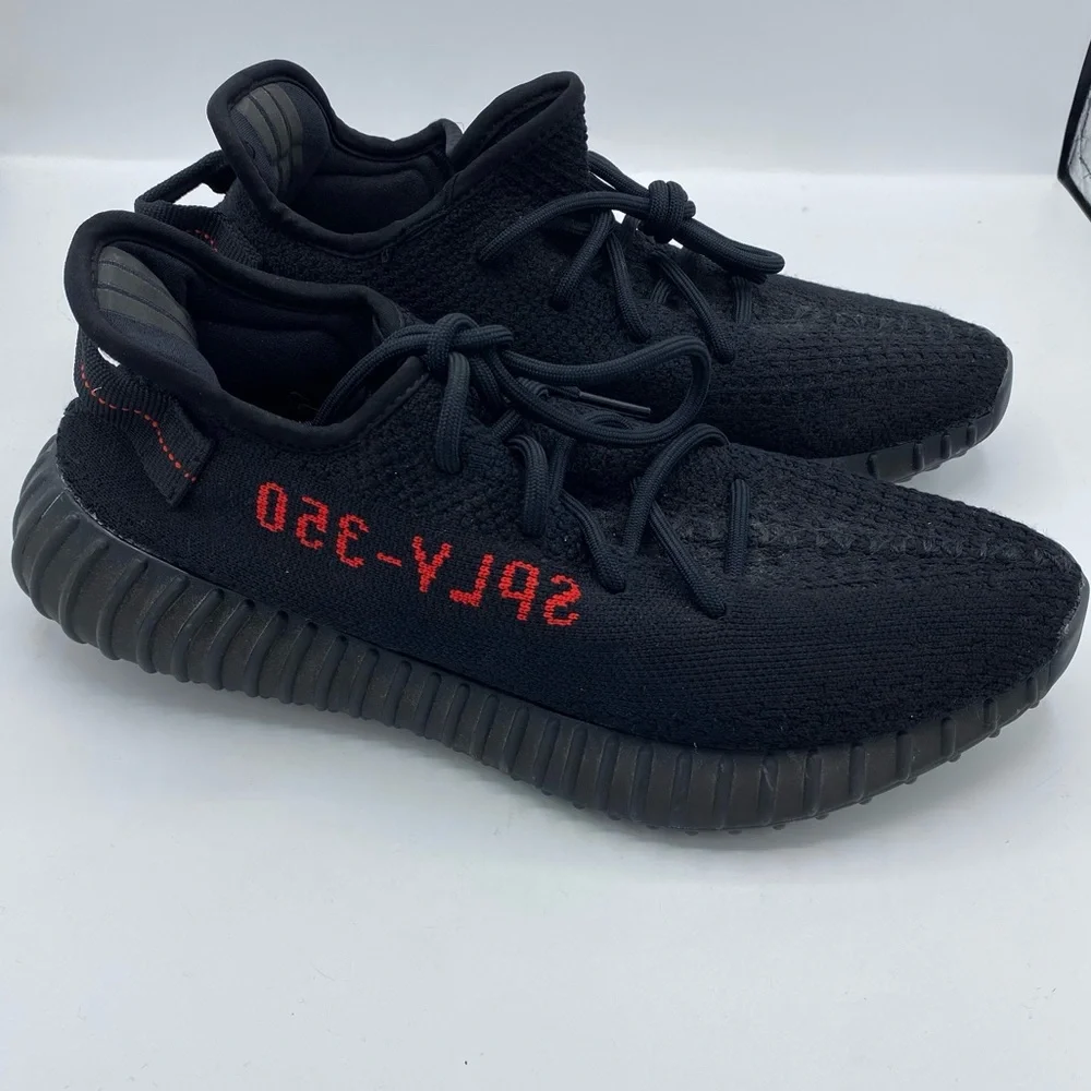 Adidas Yeezy Boost 350 V2 Sneakers Mens size 8.5 black and red